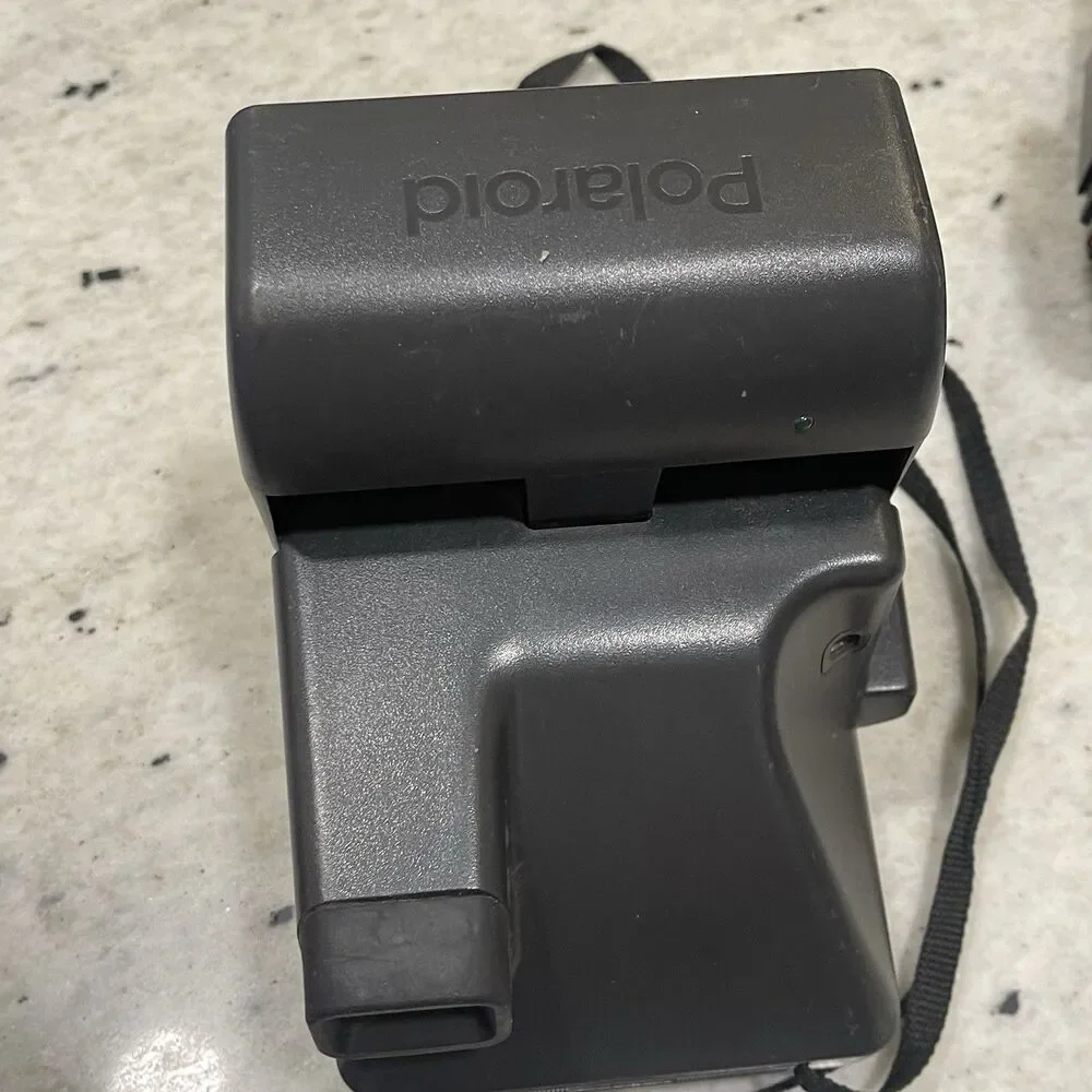 Vtg Polaroid One Step Close Up & Flash 600 Film Instant Camera W/ Strap UNTESTED
